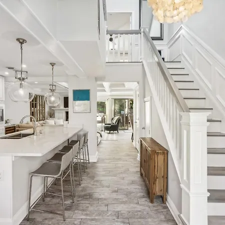 Stunning Townhouse W Tennis & Pool